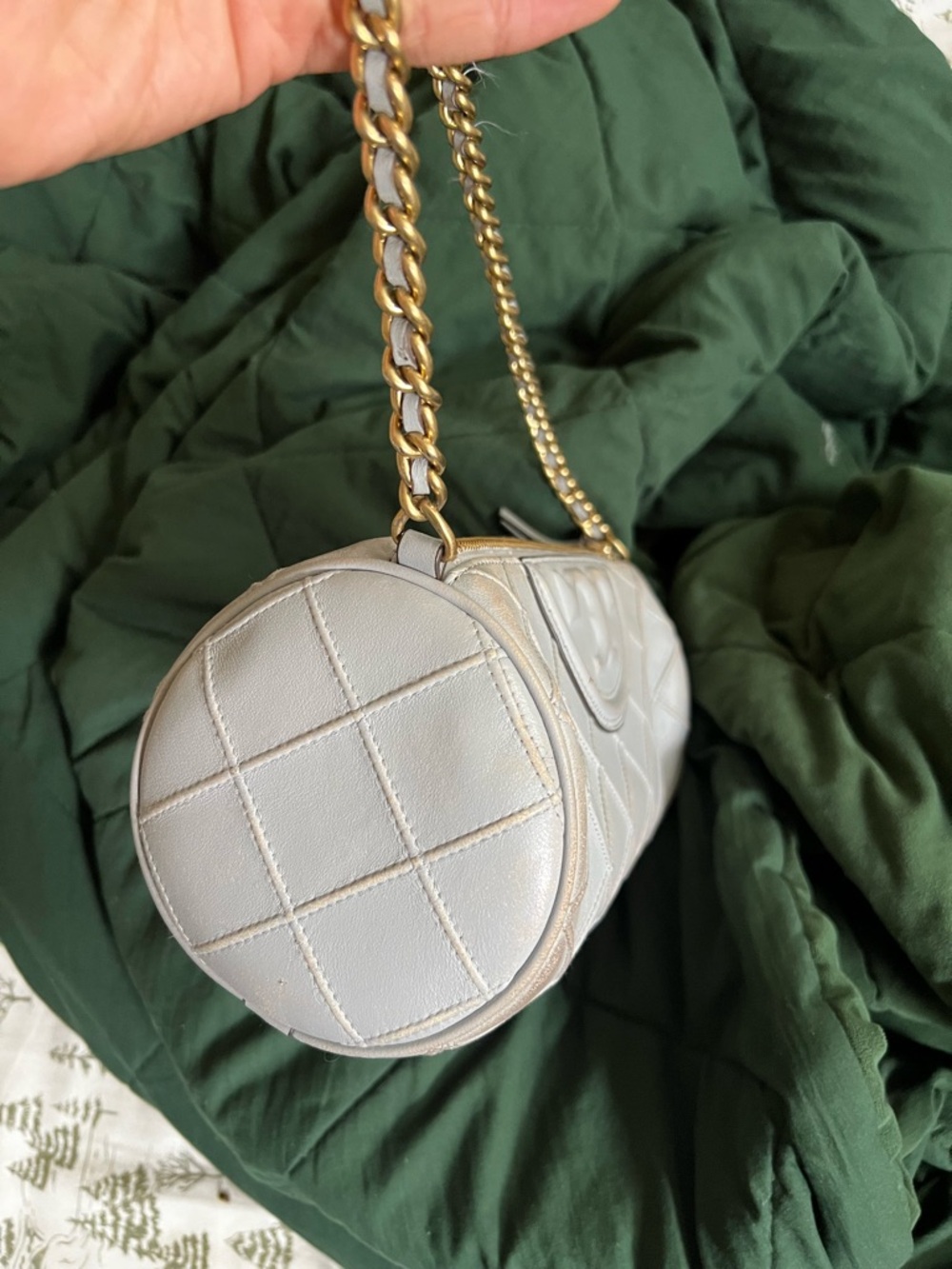 Tory Burch Quilted Gray Chain Shoulder Bag with Gold Hardware - Picture 4 of 16